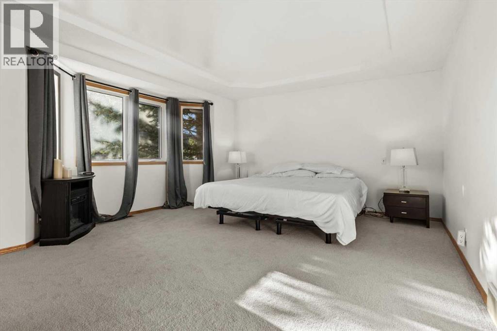 Single Family House for Sale in  Hawkstone Close NW Hawkwood Calgary 