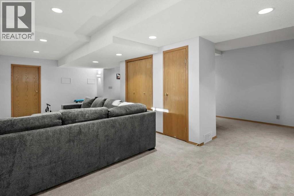 Single Family House for Sale in  Hawkstone Close NW Hawkwood Calgary 