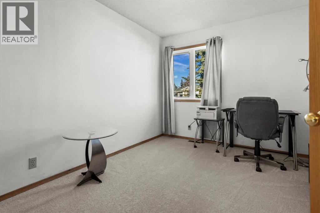 Single Family House for Sale in  Hawkstone Close NW Hawkwood Calgary 