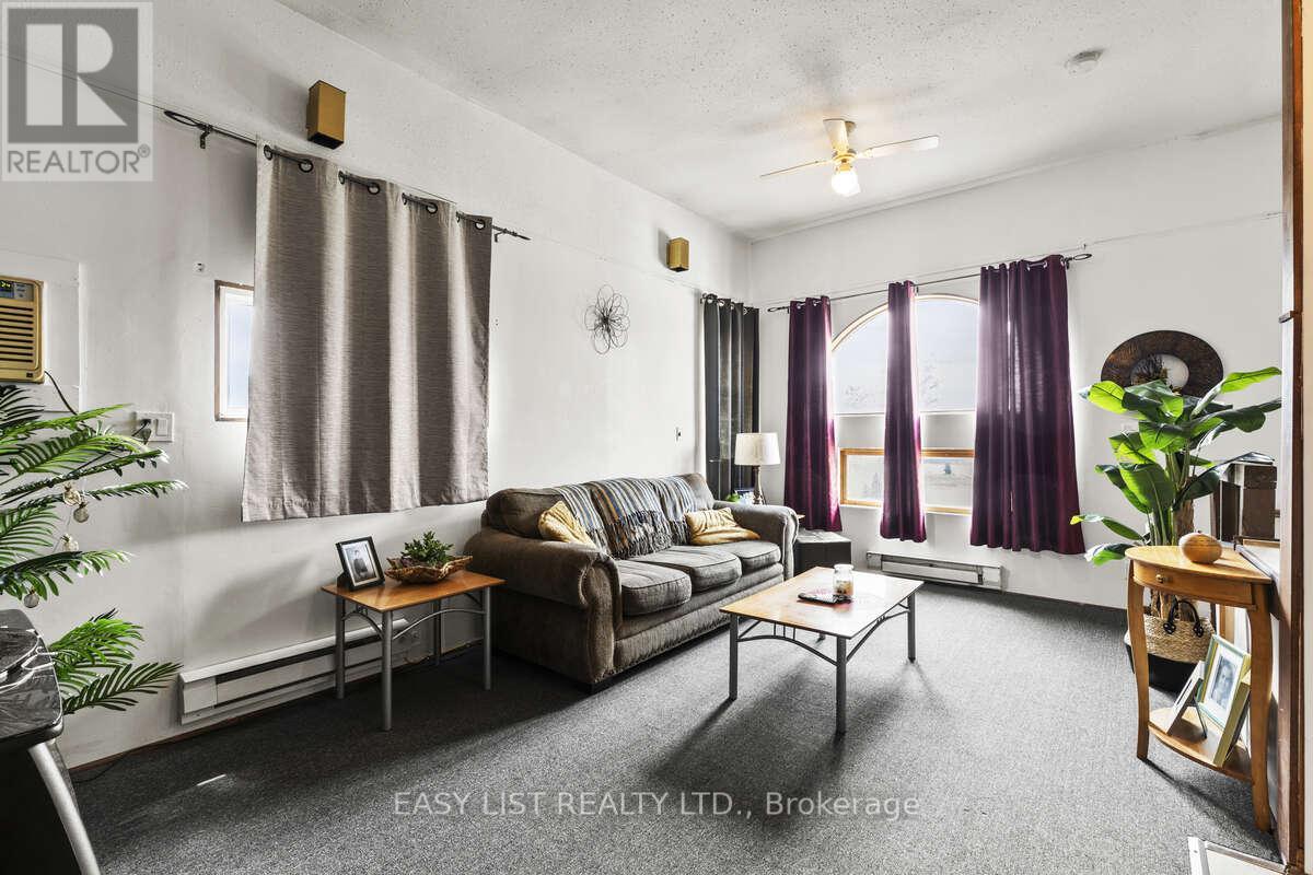 40 KINGSWAY - 22