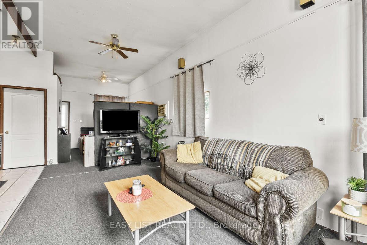 40 KINGSWAY - 23