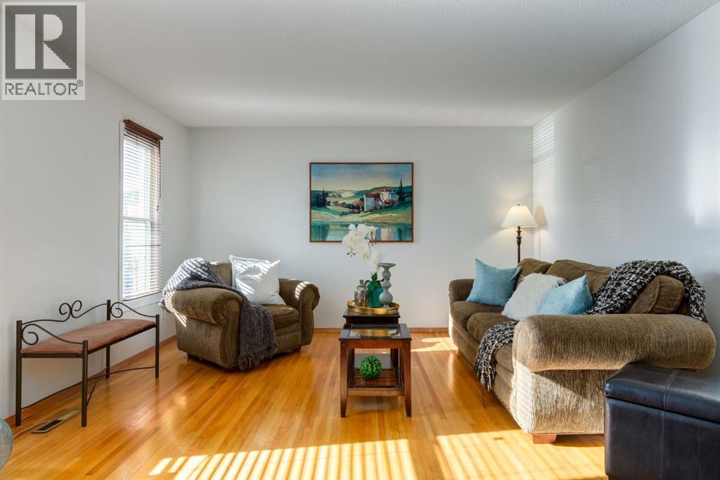 Single Family House for Sale in  Allandale Close SE Acadia Calgary 