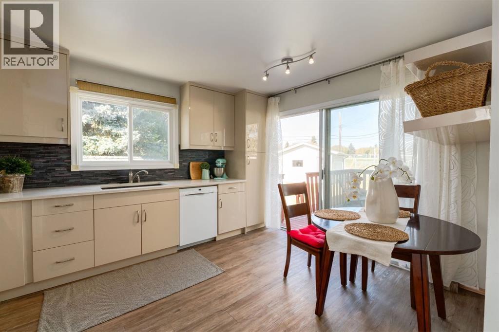 Single Family House for Sale in  Allandale Close SE Acadia Calgary 