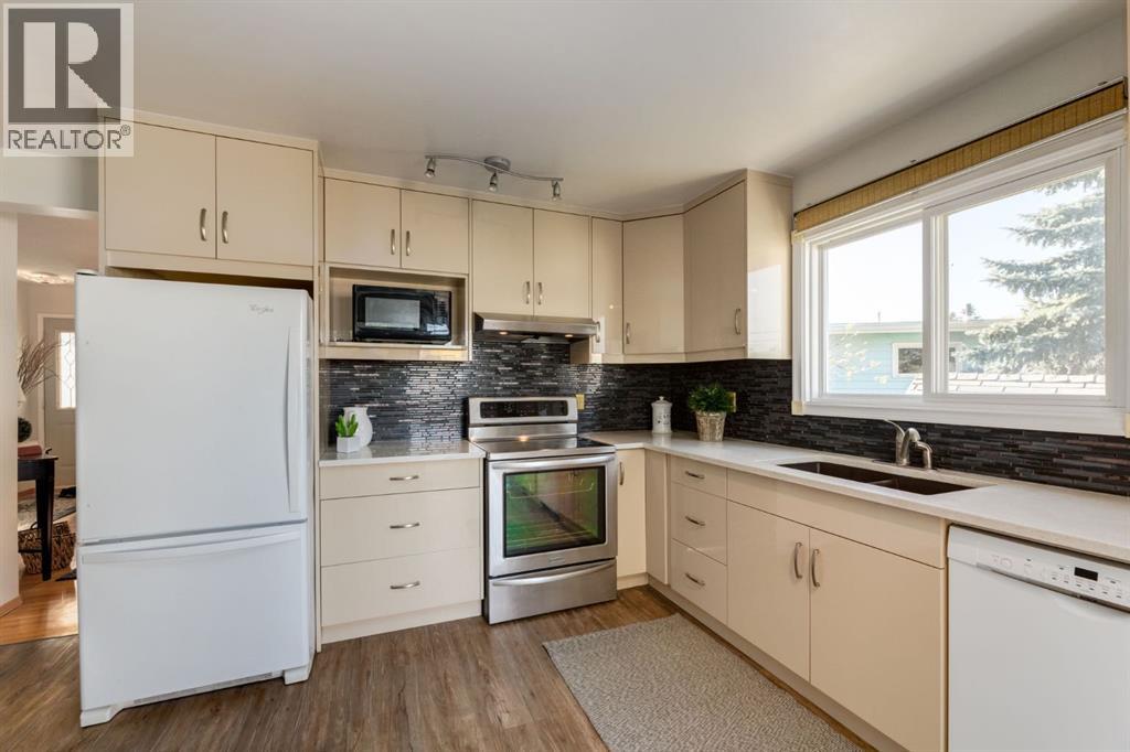 Single Family House for Sale in  Allandale Close SE Acadia Calgary 