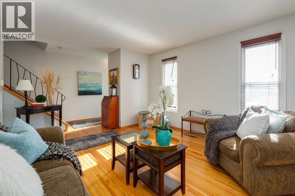 Single Family House for Sale in  Allandale Close SE Acadia Calgary 