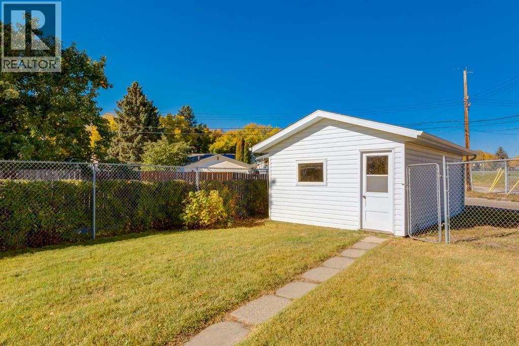 Single Family House for Sale in  Allandale Close SE Acadia Calgary 