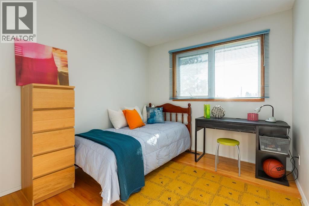 Single Family House for Sale in  Allandale Close SE Acadia Calgary 