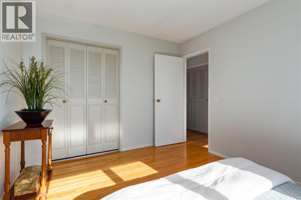 Single Family House for Sale in  Allandale Close SE Acadia Calgary 