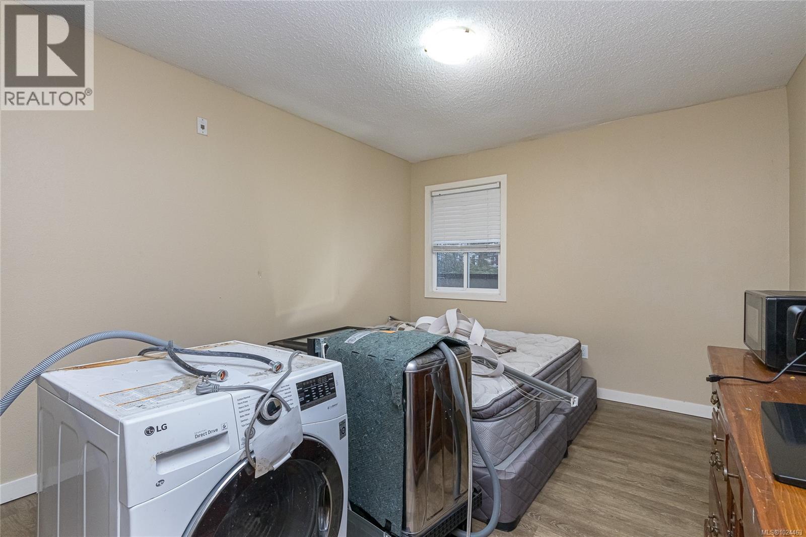 #206 3800 Quadra St - 11
