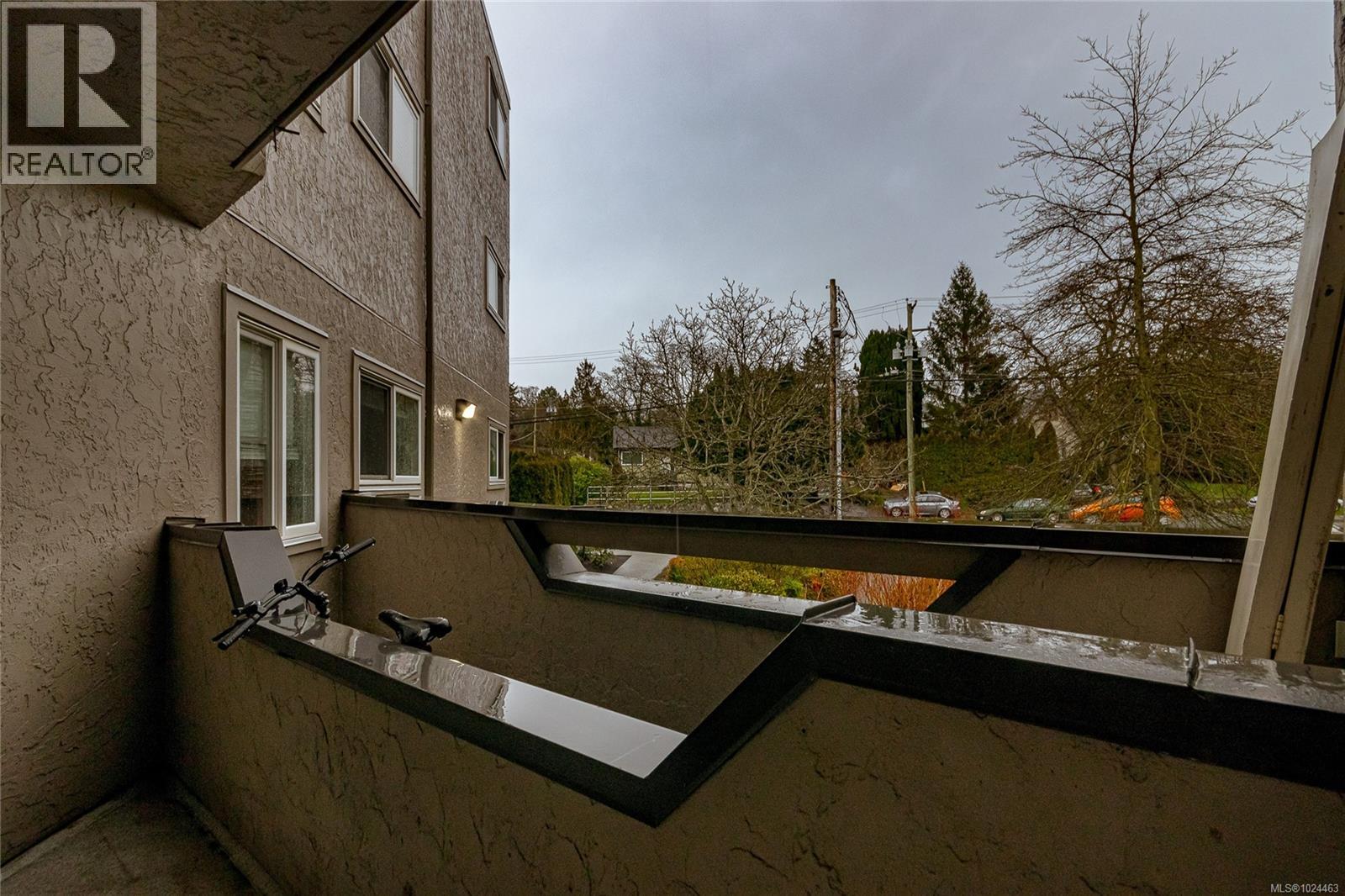 #206 3800 Quadra St - 15