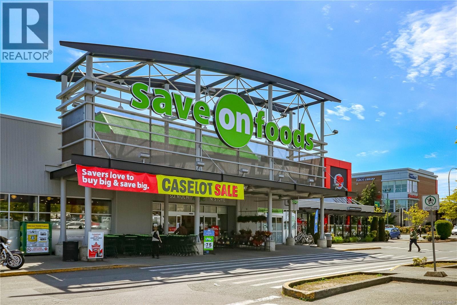 #206 3800 Quadra St - 17