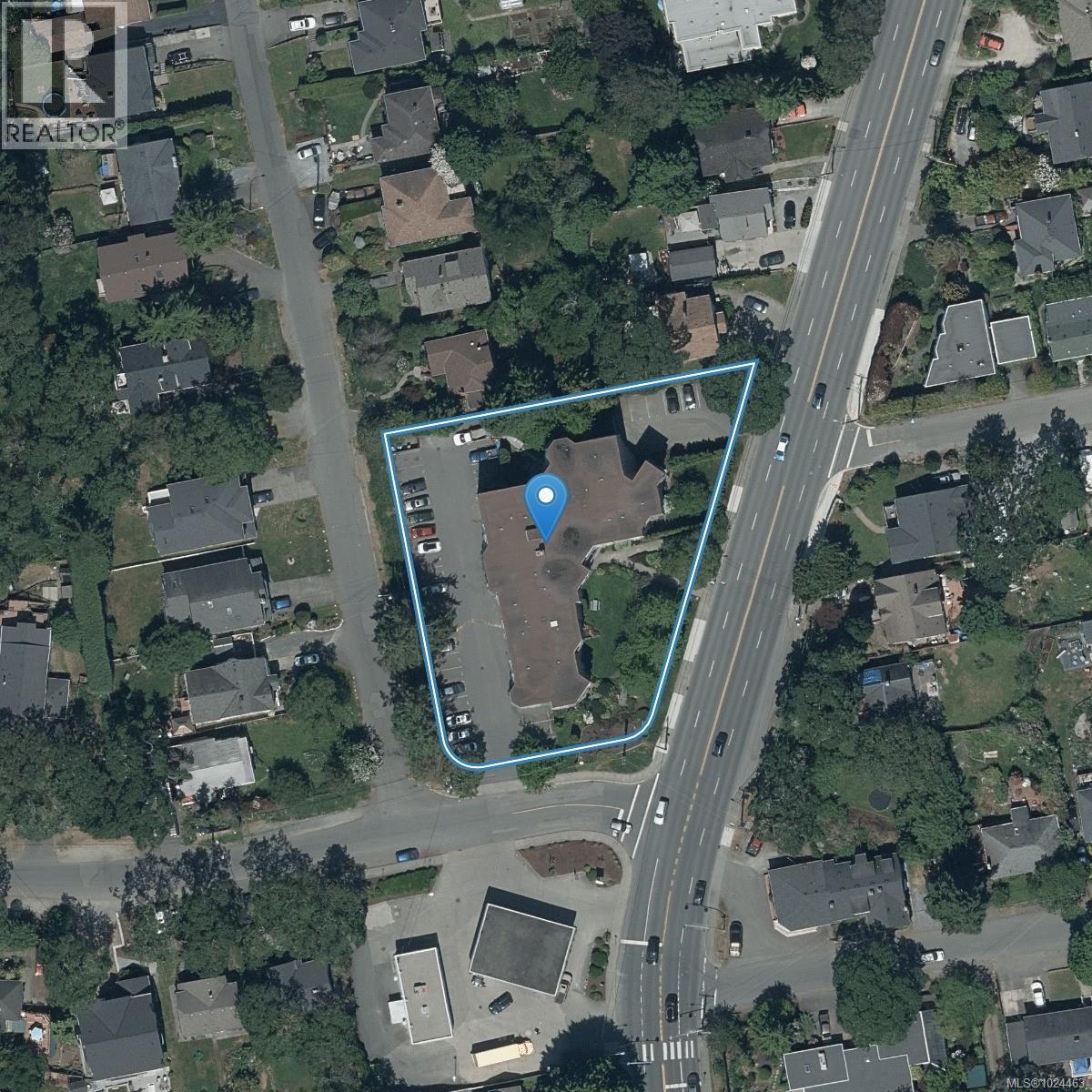 #206 3800 Quadra St - 19