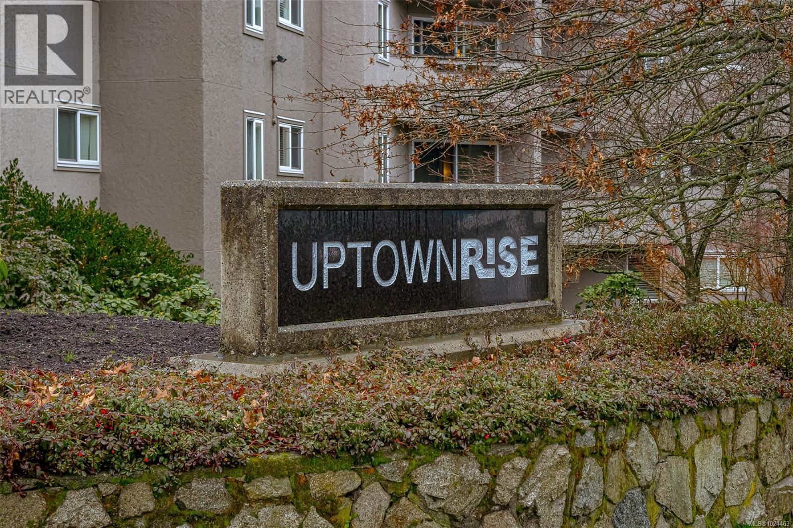 206 3800 Quadra Street, Saanich