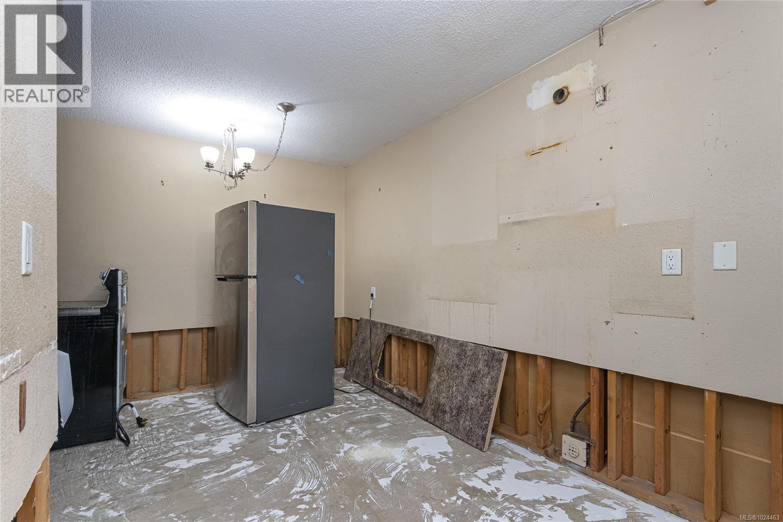 206 3800 Quadra Street, Saanich