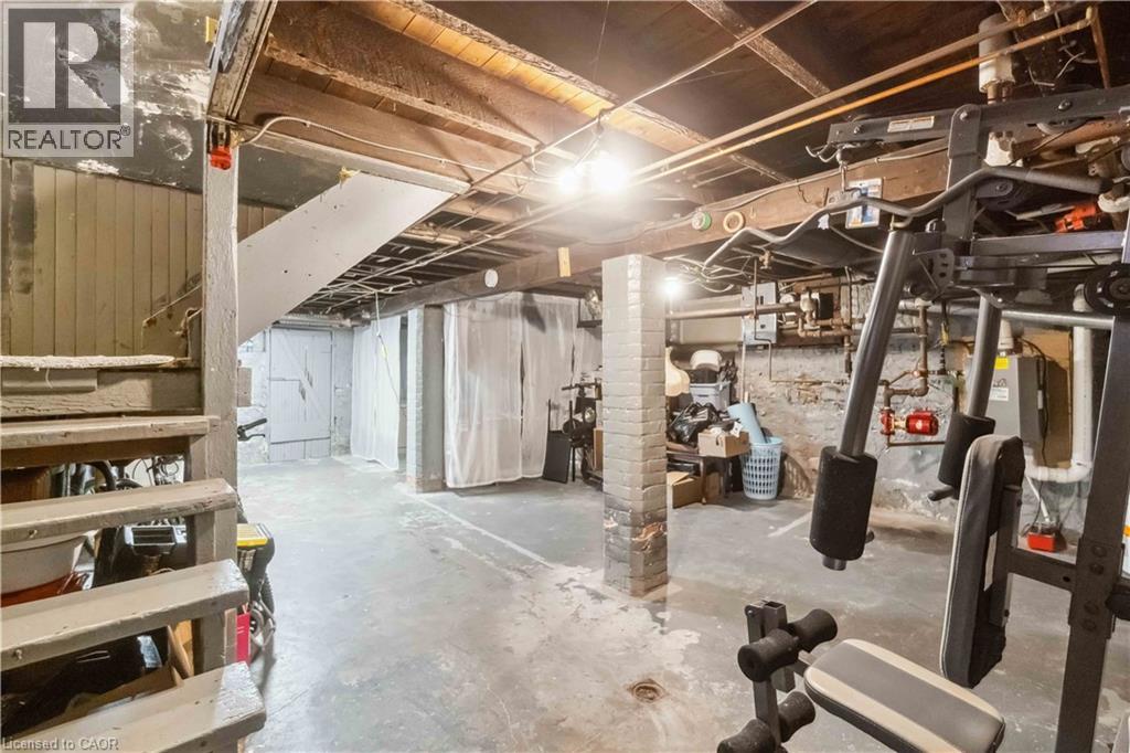 197 WENTWORTH STREET S - 32