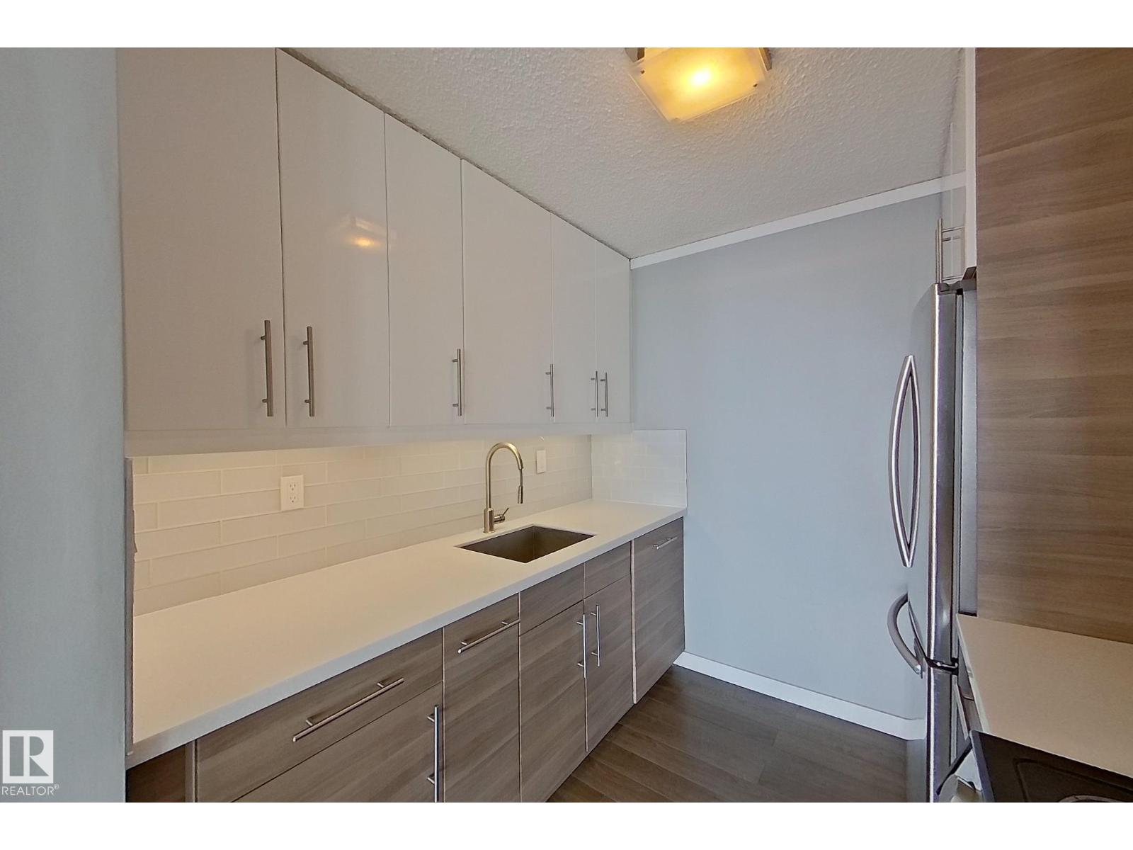 #133 8735 165 ST NW - 8