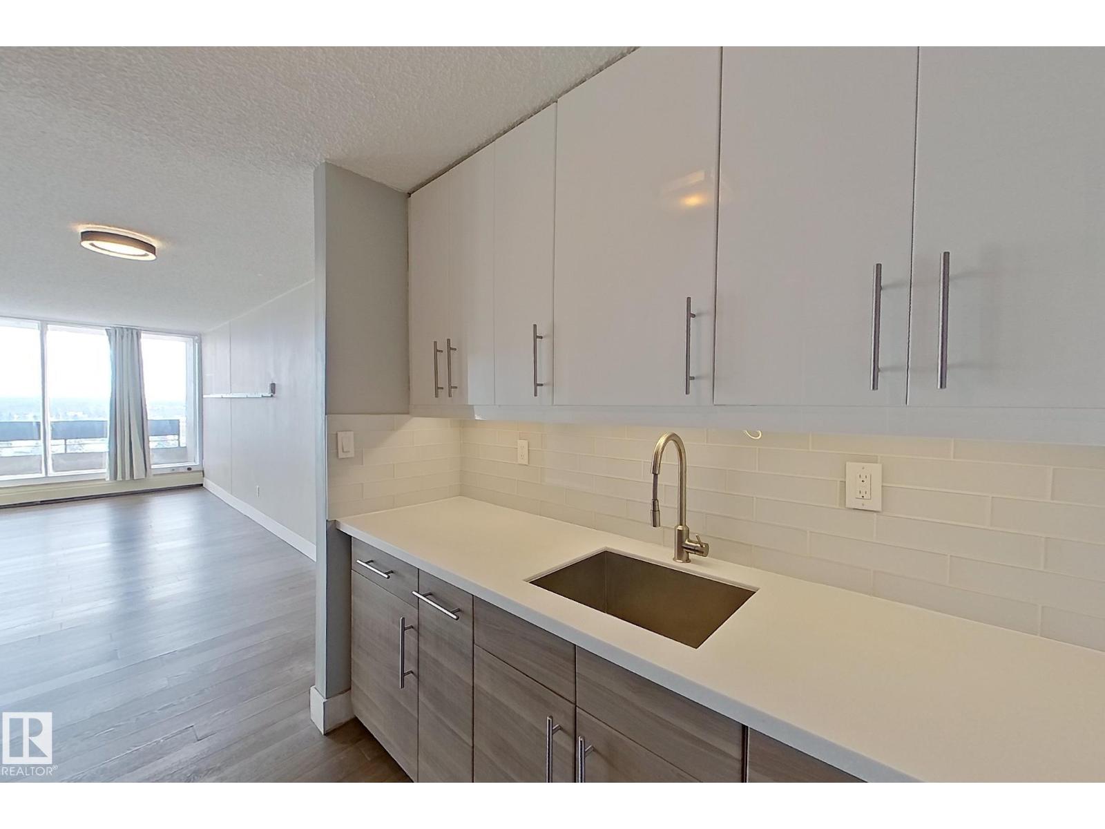 #133 8735 165 ST NW - 10
