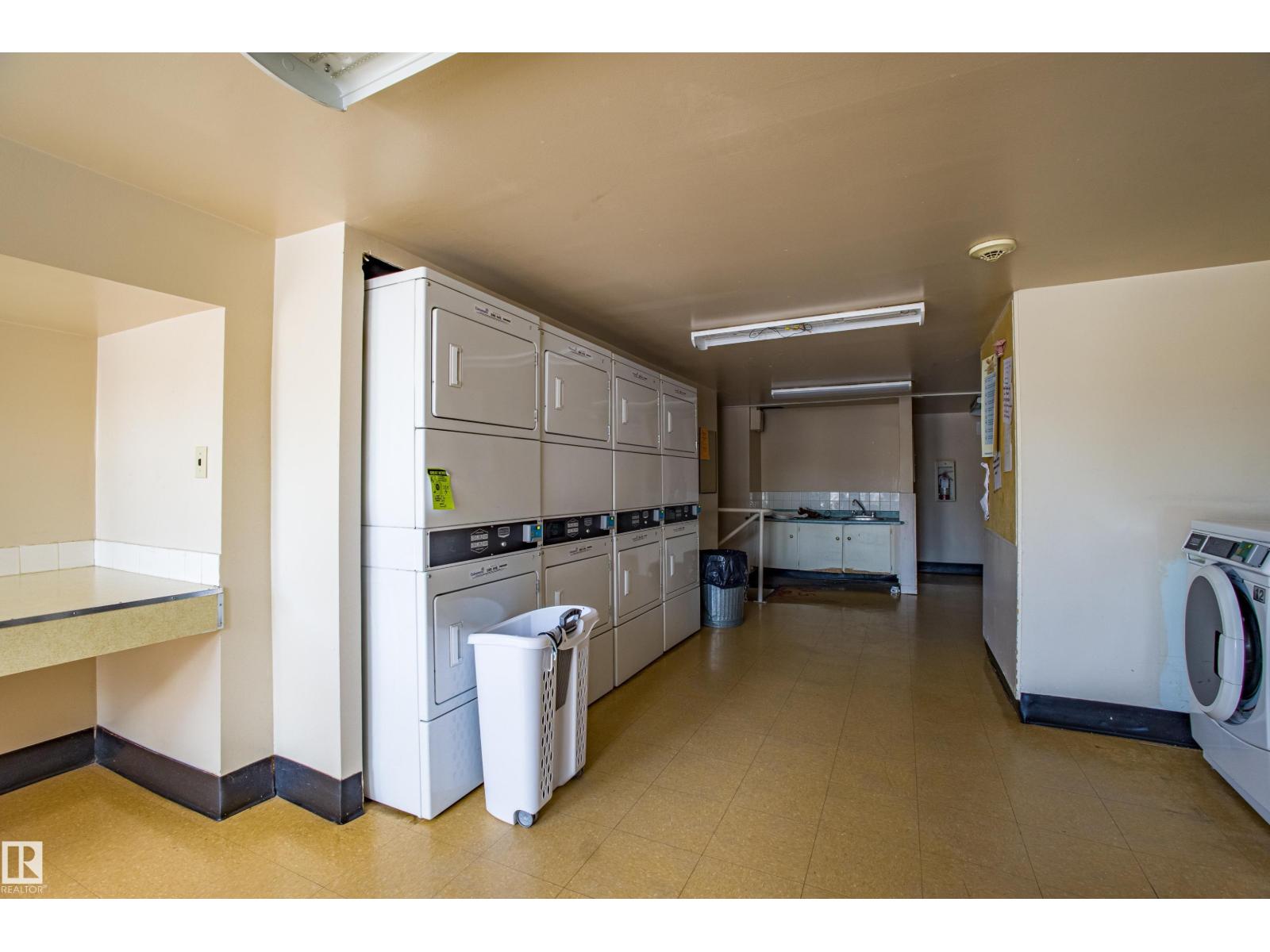 #133 8735 165 ST NW - 25