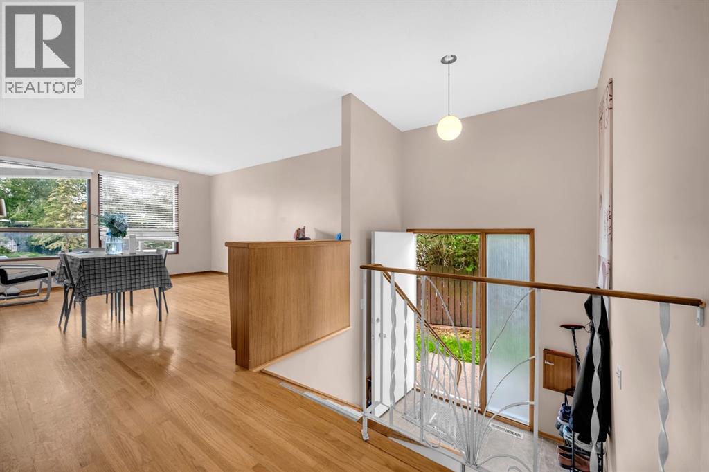 Multi-family House Bi-level for Sale in  Vance Place NW Varsity Calgary 