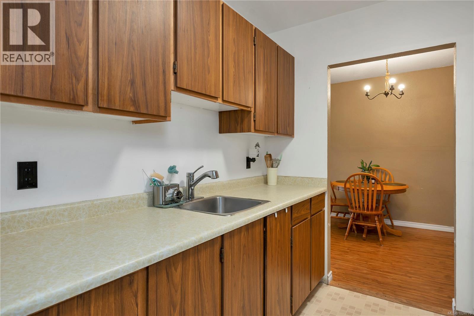 #307 611 MACMILLAN DR - 11