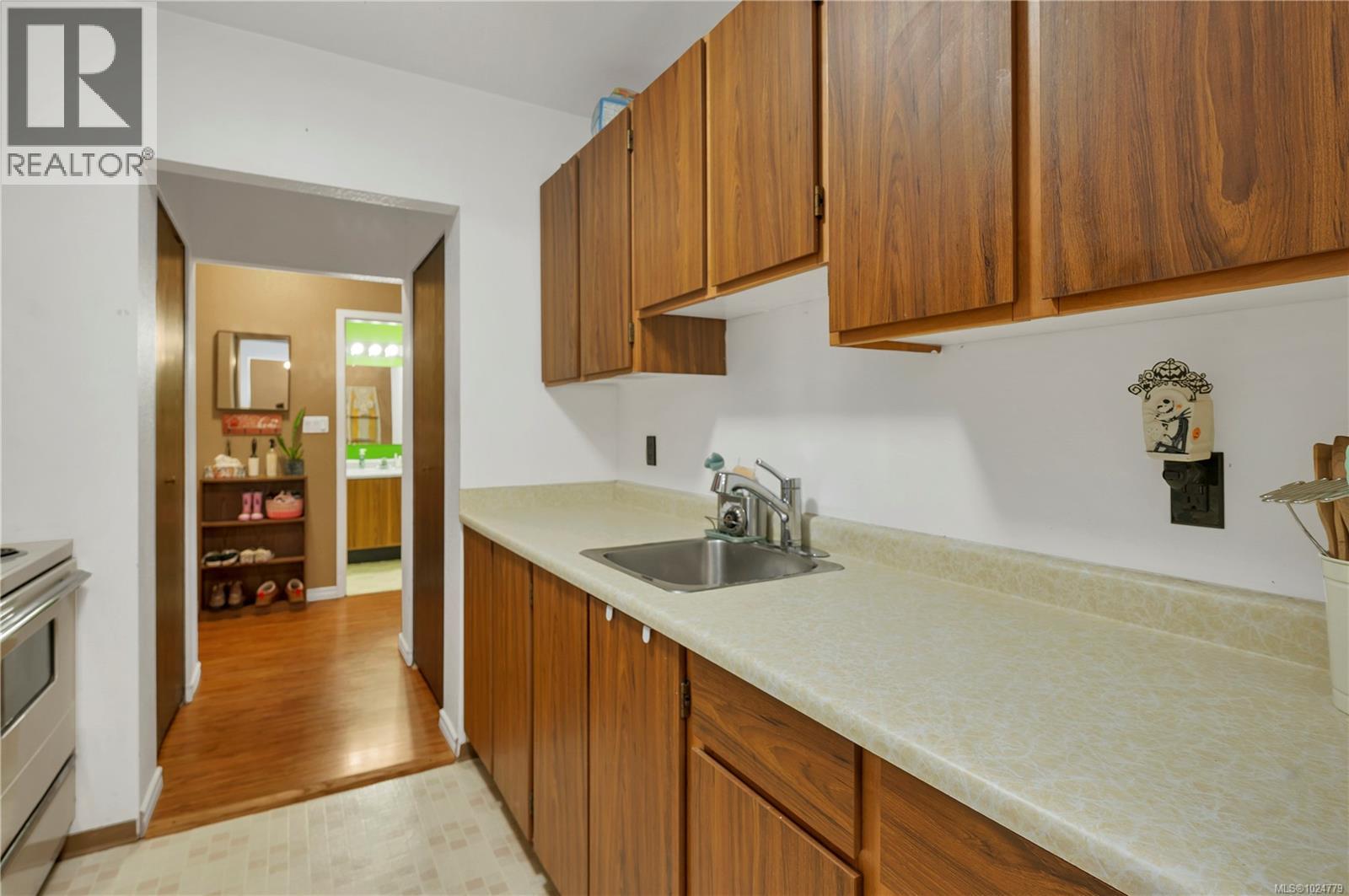 #307 611 MACMILLAN DR - 13