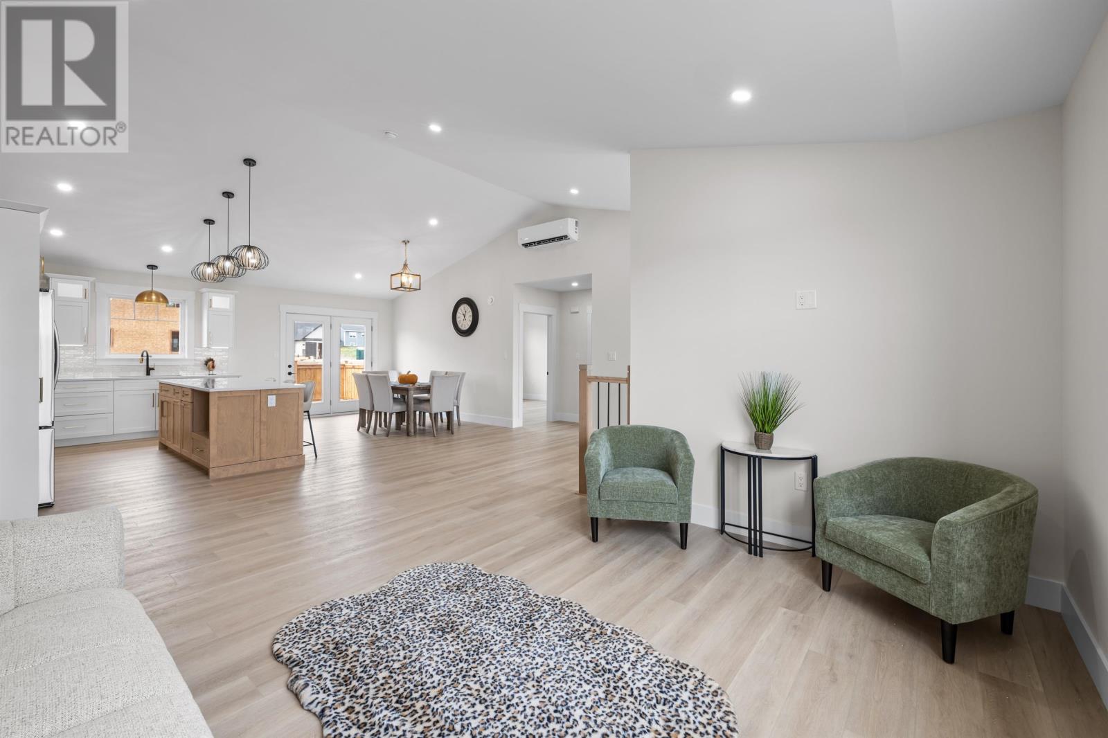 37 HUDSON Avenue - 16