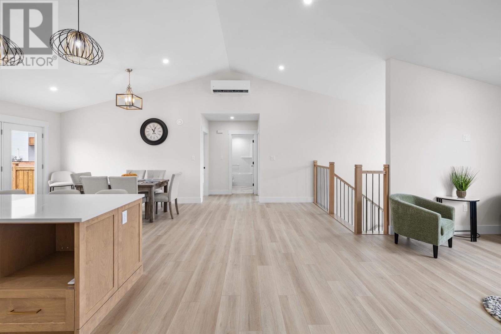 37 HUDSON Avenue - 12