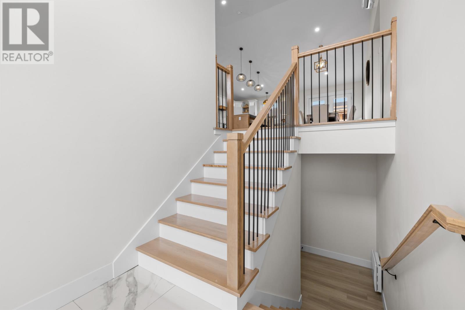 37 HUDSON Avenue - 11