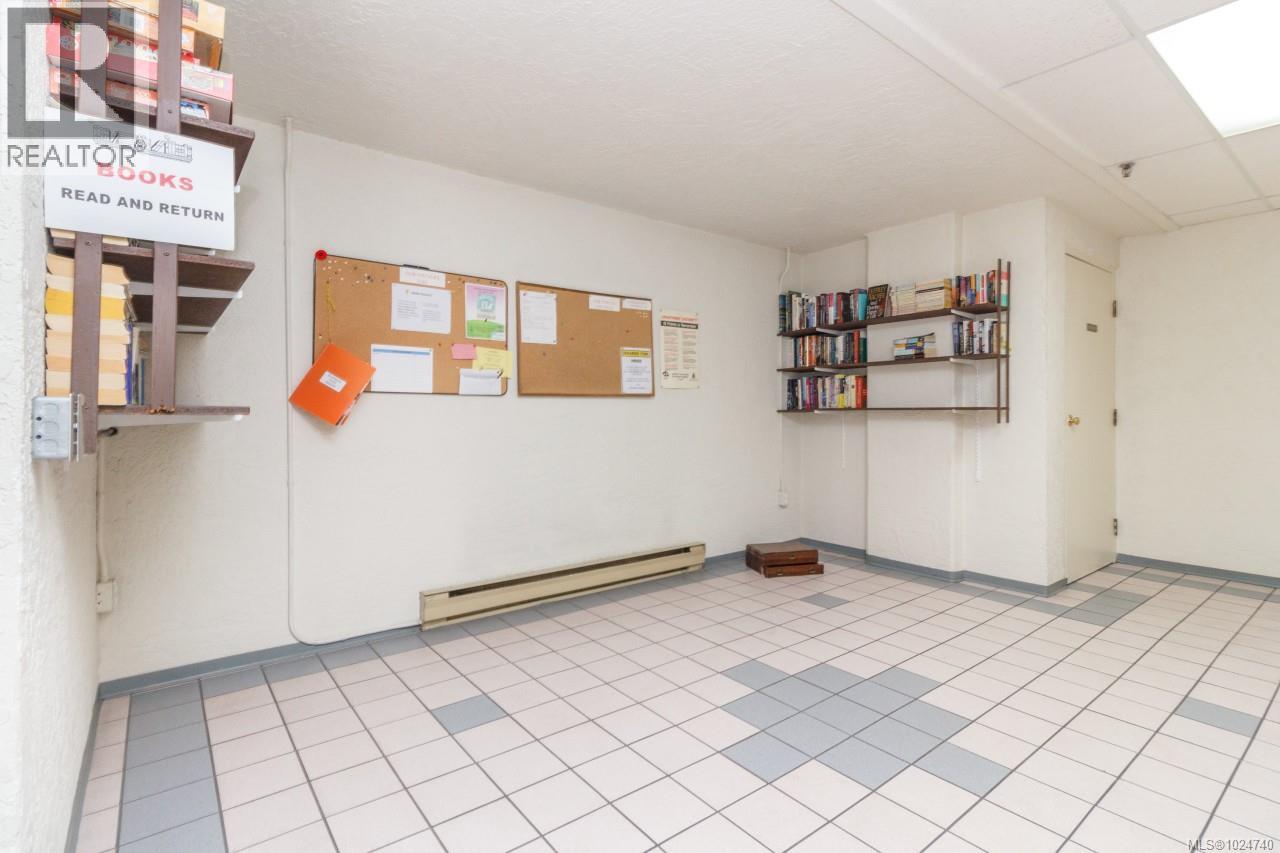 403 1560 Hillside Avenue, Victoria