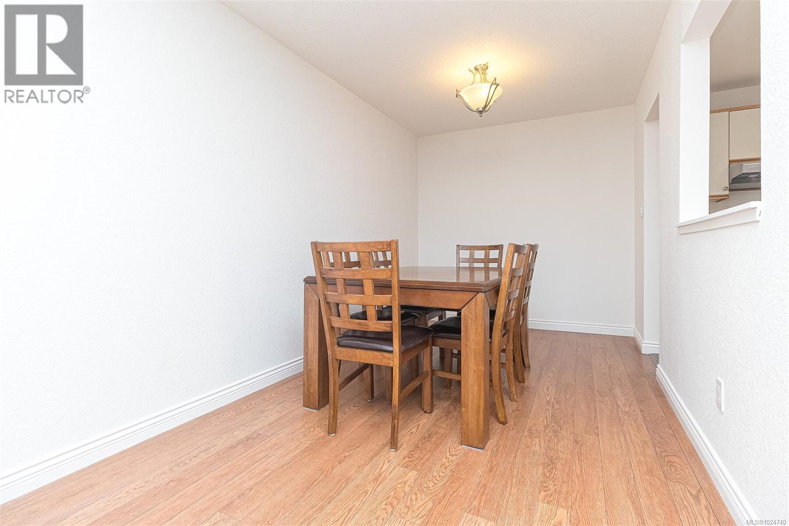 403 1560 Hillside Avenue, Victoria