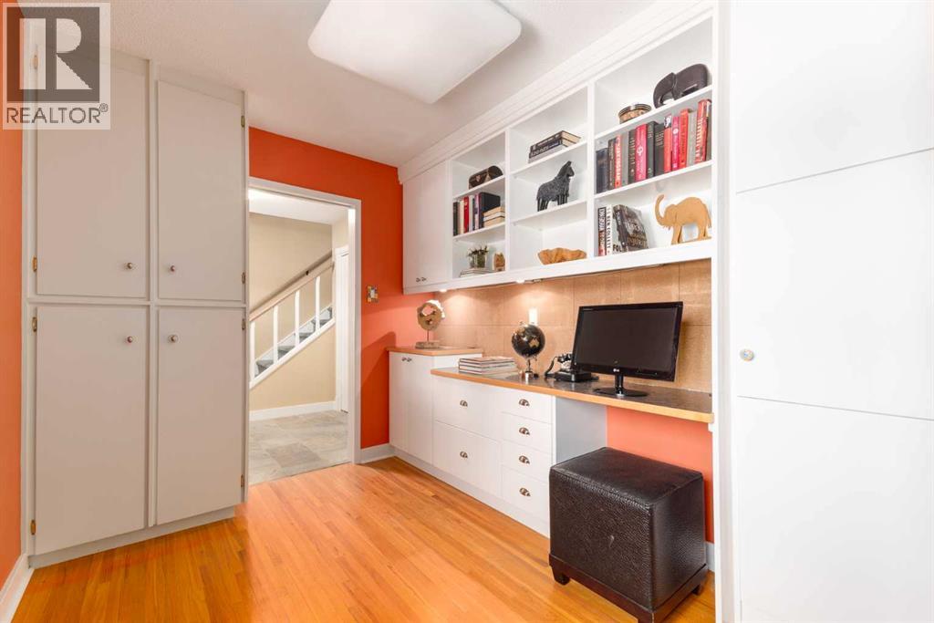 Single Family House for Sale in  Laird Court SW Lakeview Calgary 