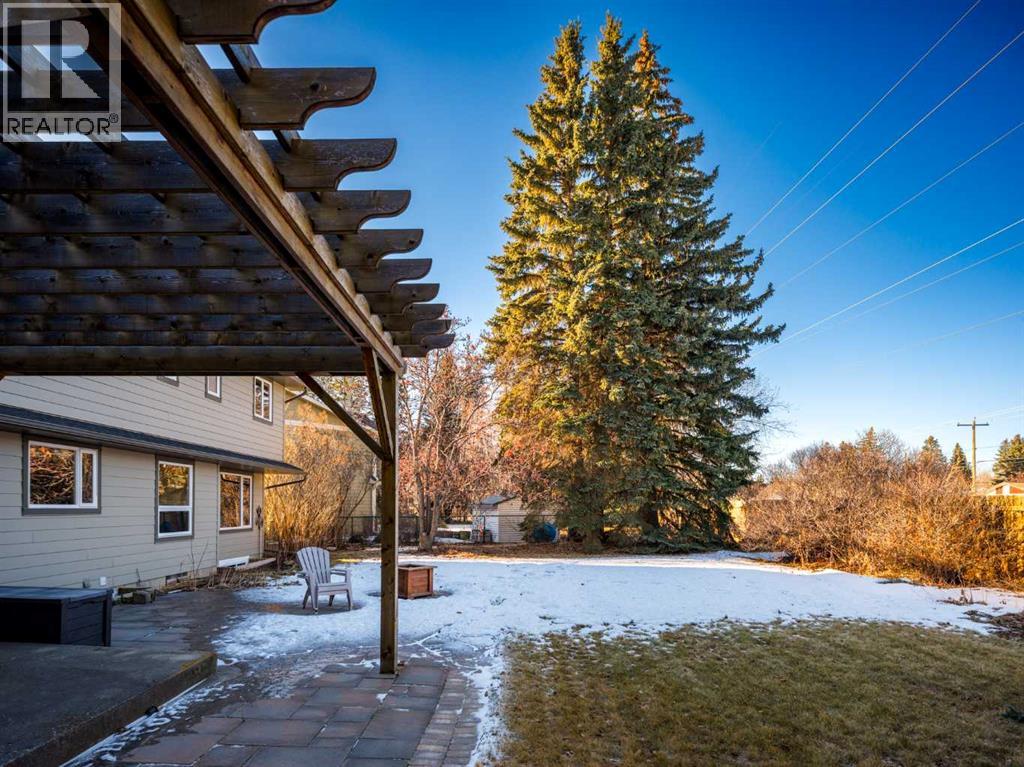 Single Family House for Sale in  Laird Court SW Lakeview Calgary 