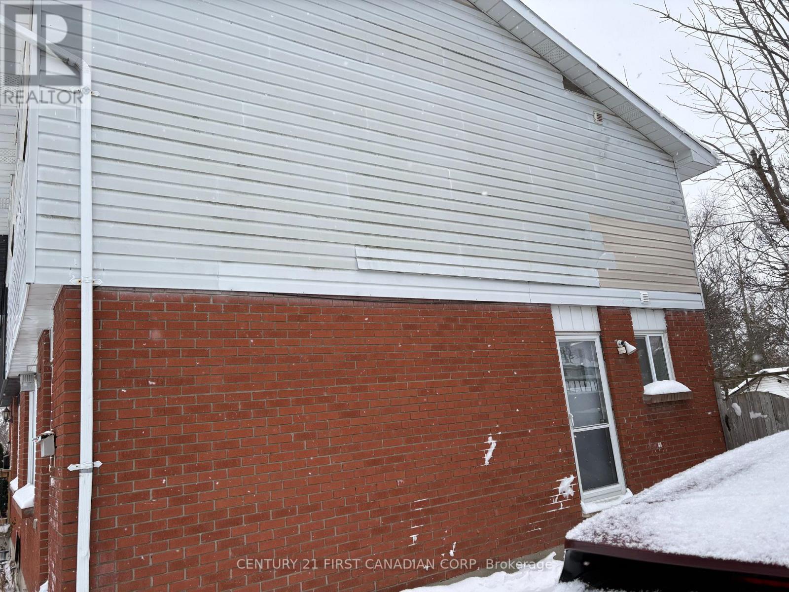 21 VINCENT CRESCENT - Photo 2 of 32, London South (South Q), Ontario