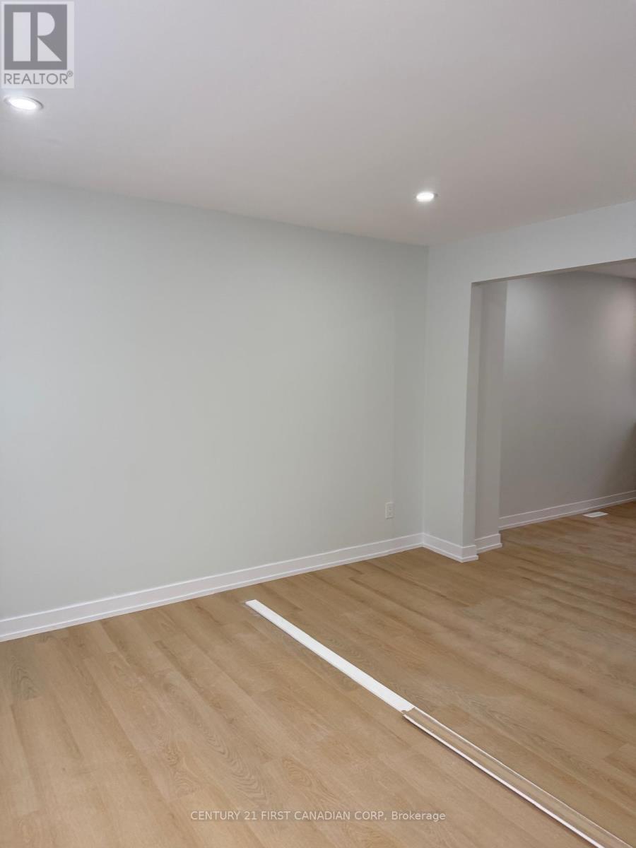 21 VINCENT CRESCENT - Photo 4 of 32, London South (South Q), Ontario