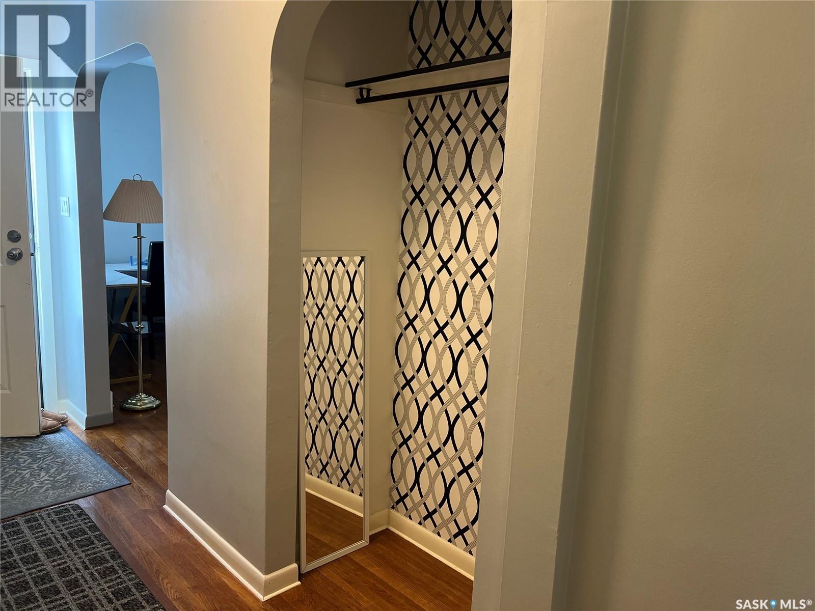 Single Family House Bungalow for Sale in  st AVENUE NE Swift Current 