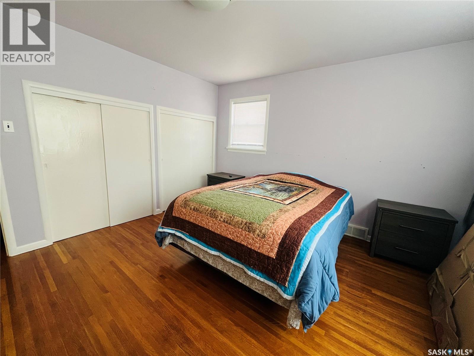 Single Family House Bungalow for Sale in  st AVENUE NE Swift Current 