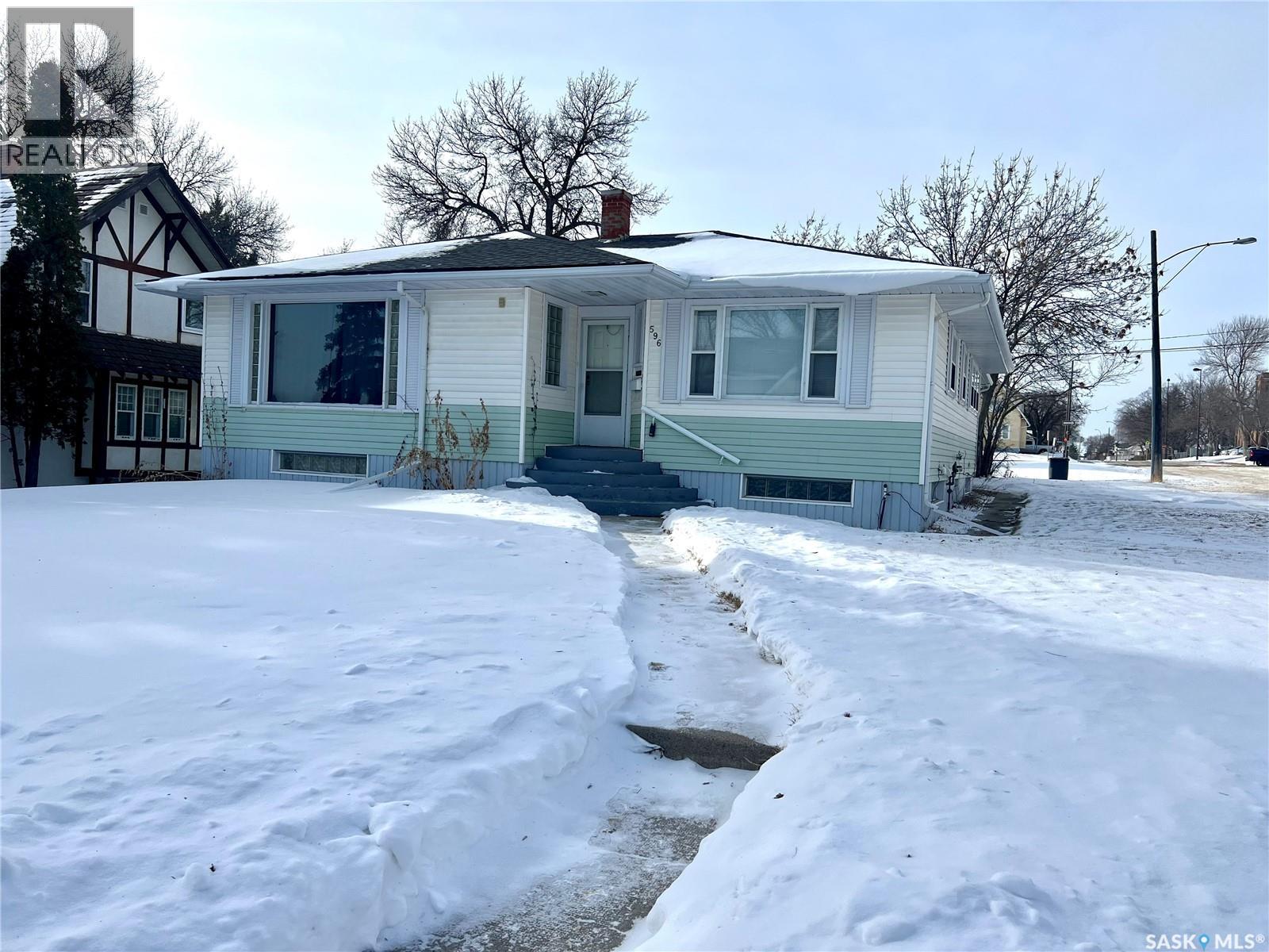 596 1st AVENUE NE, Swift Current, Saskatchewan