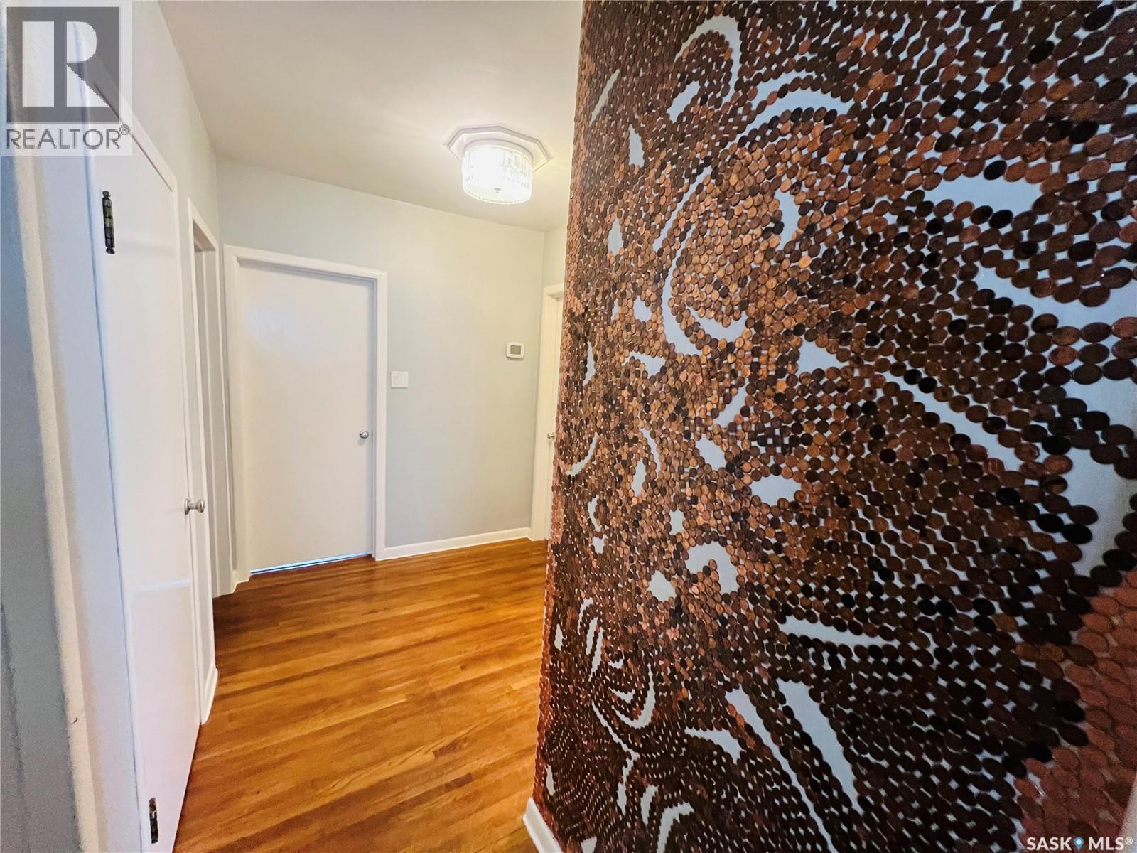 Single Family House Bungalow for Sale in  st AVENUE NE Swift Current 