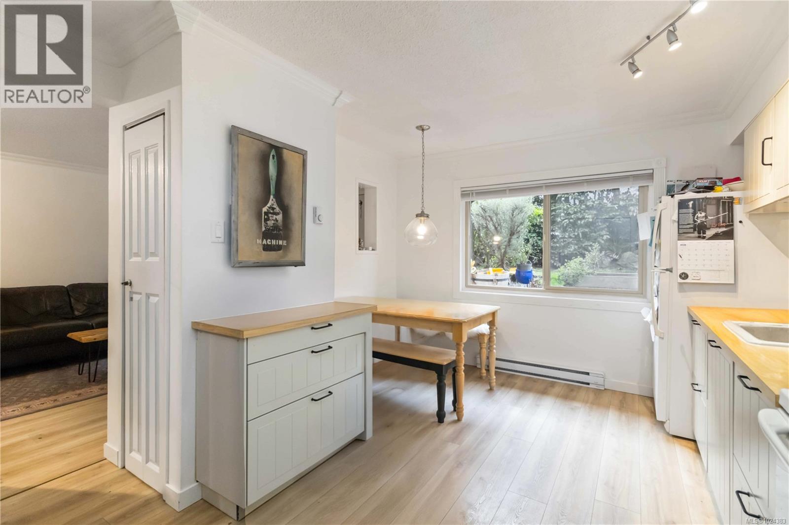 16 477 Lampson St, Esquimalt