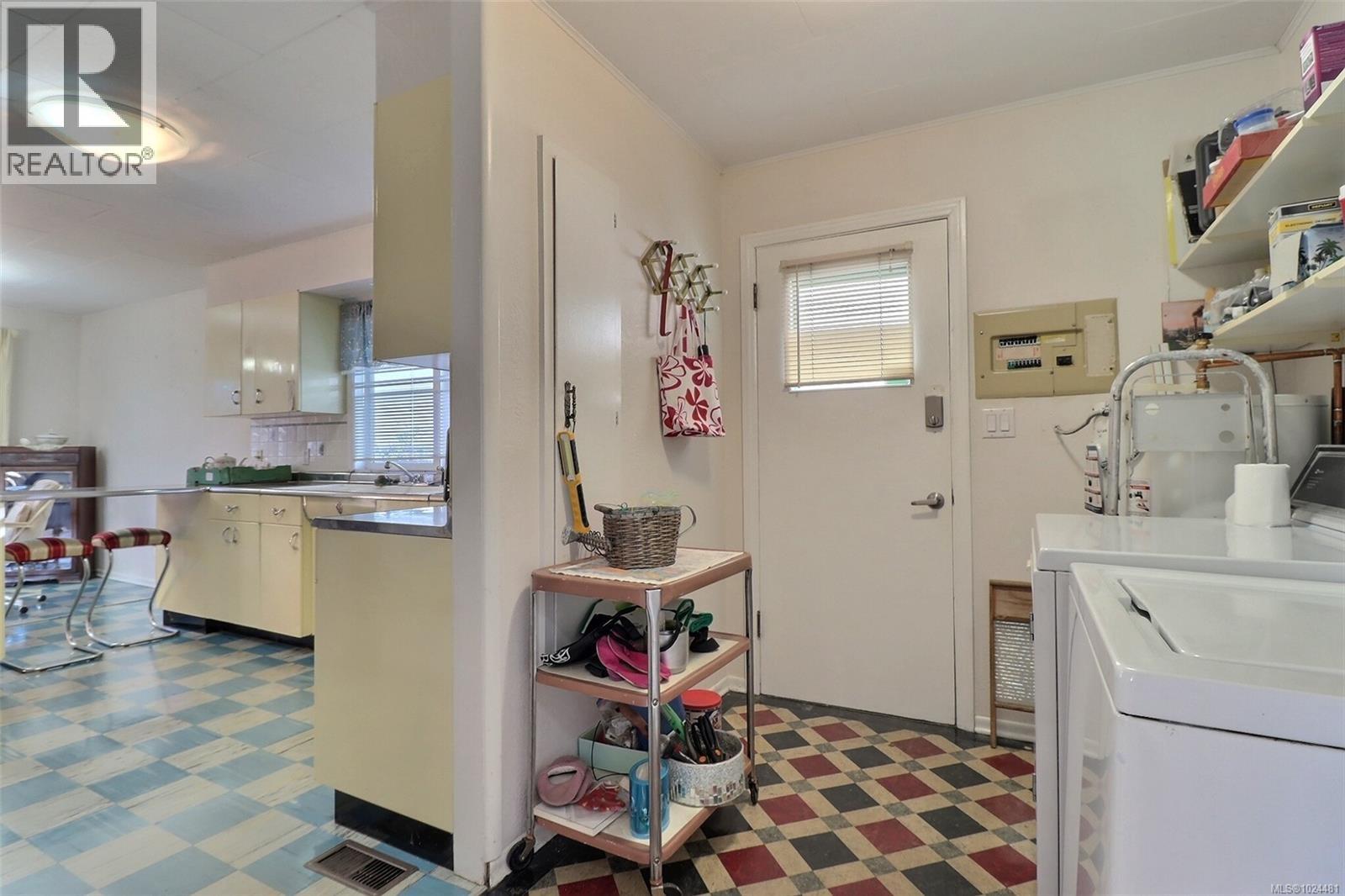 692 5TH St, Courtenay