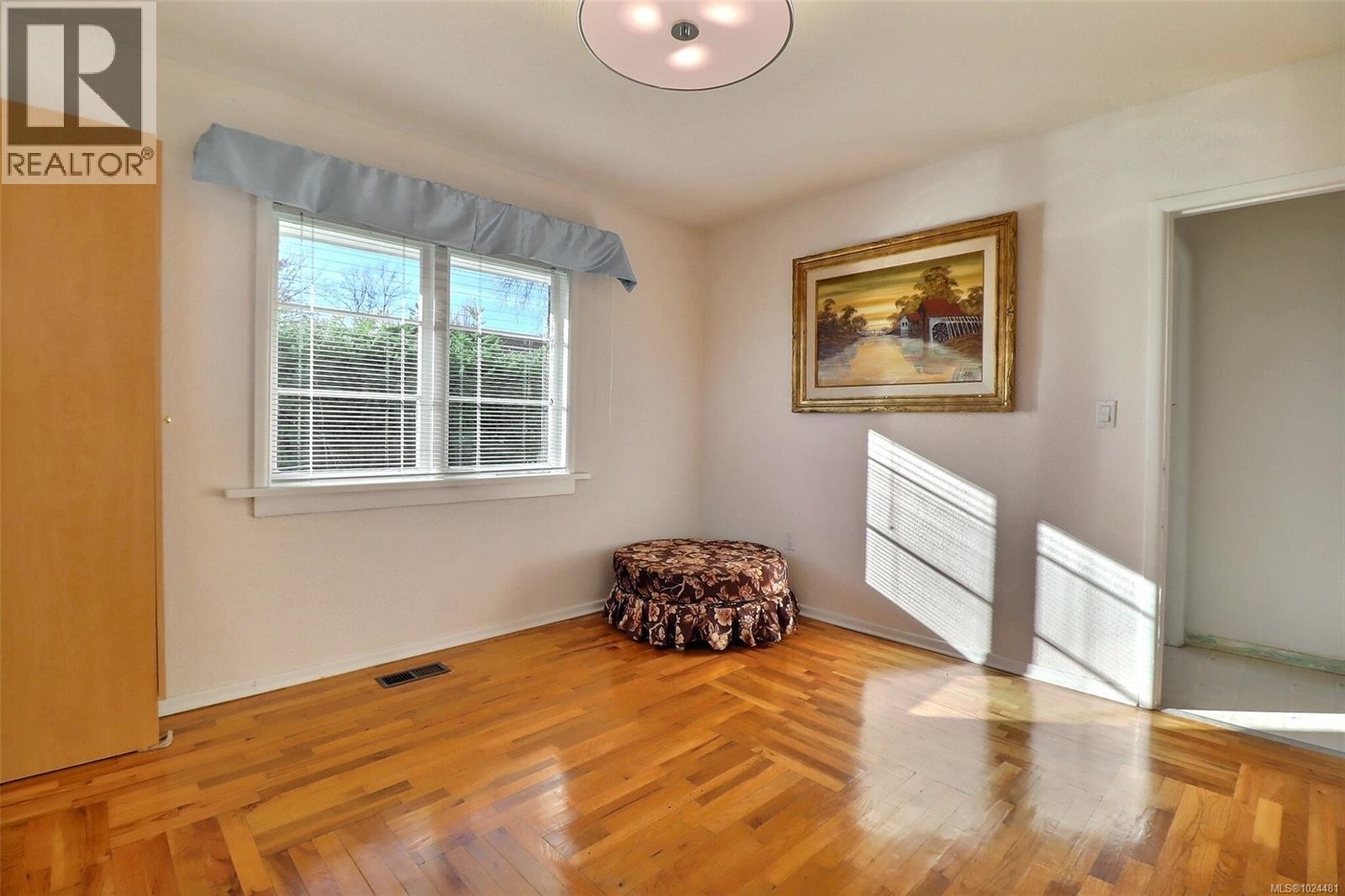 692 5TH St, Courtenay