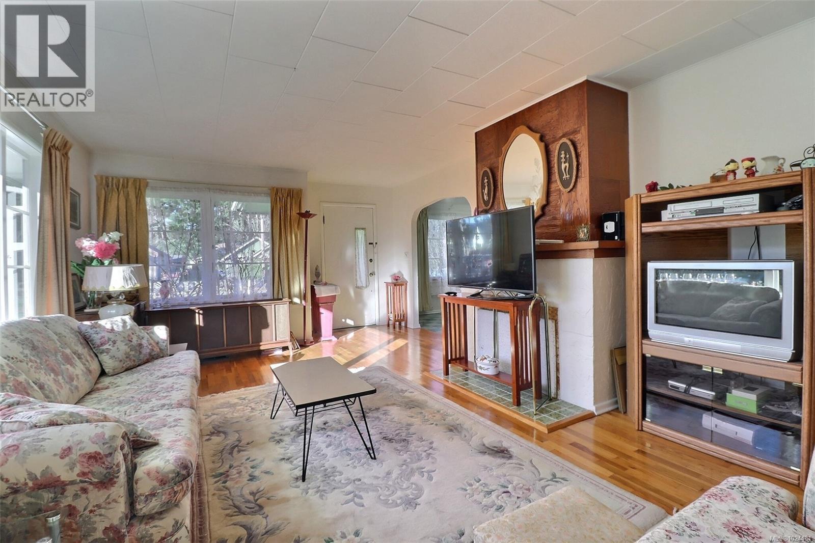 692 5TH St, Courtenay