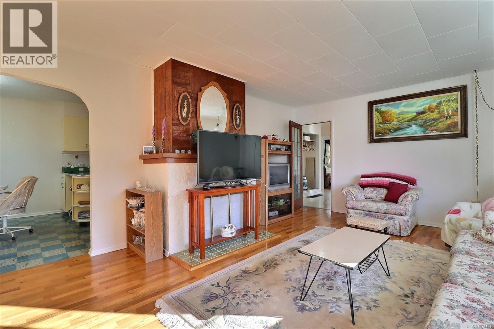 692 5TH St, Courtenay