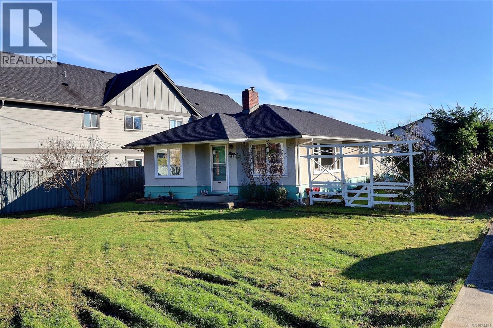 692 5TH St, Courtenay