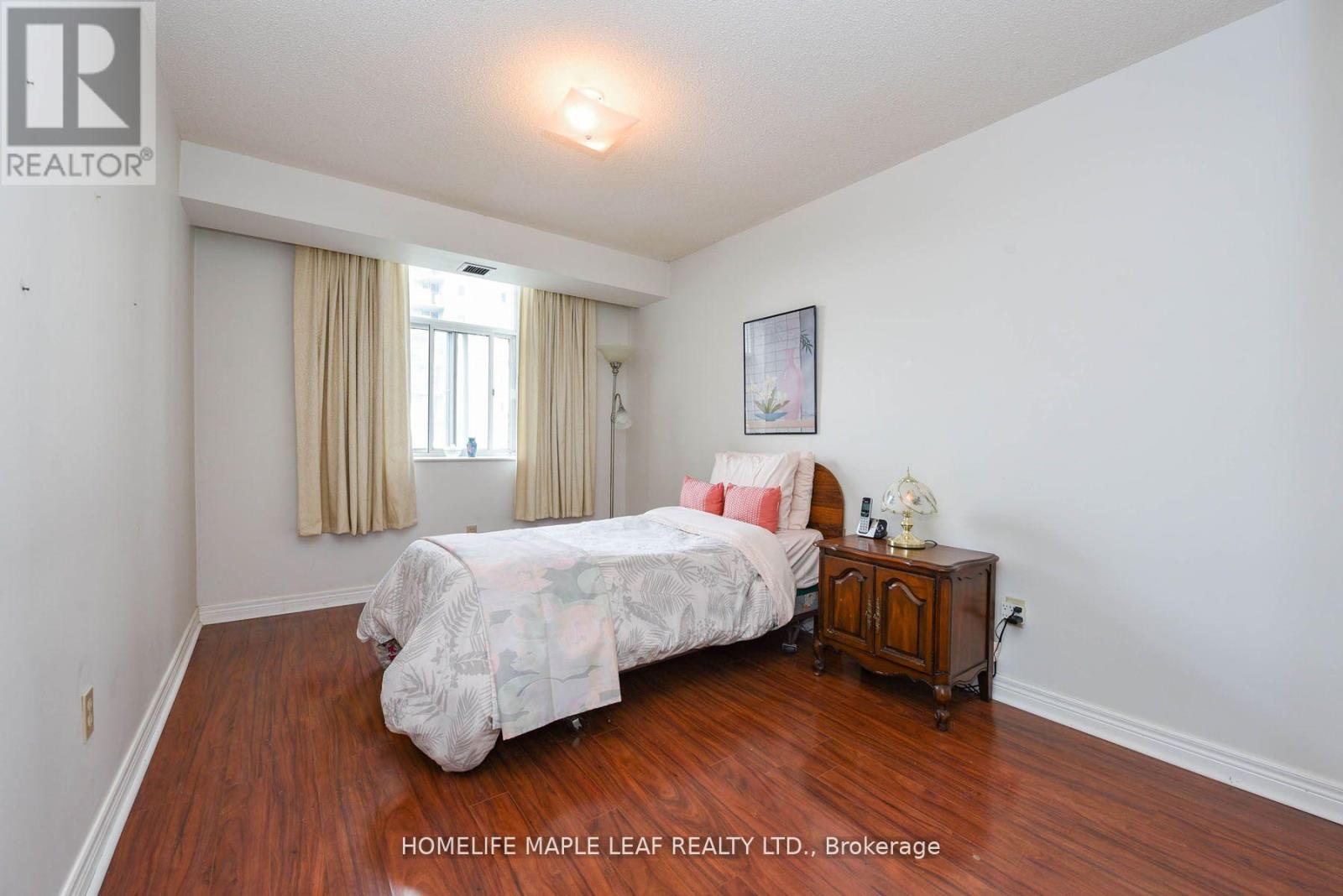 #402 3559 EGLINTON AVENUE W - 11