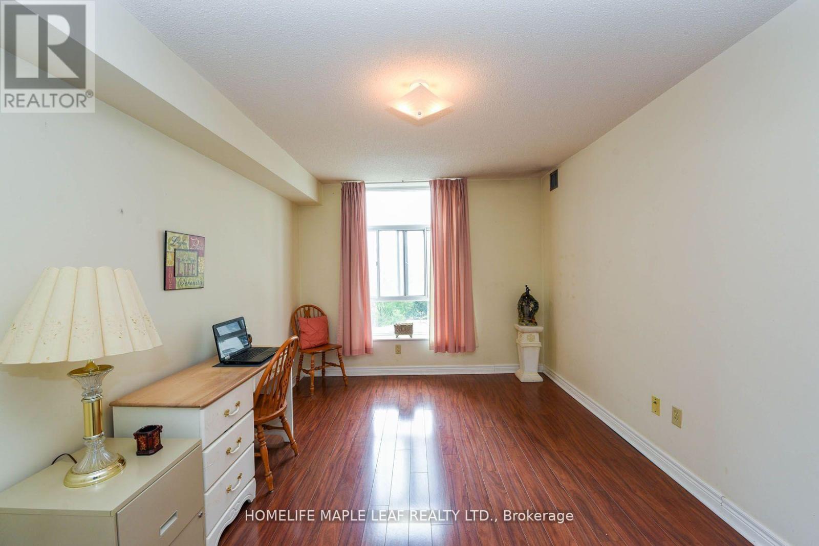 #402 3559 EGLINTON AVENUE W - 18