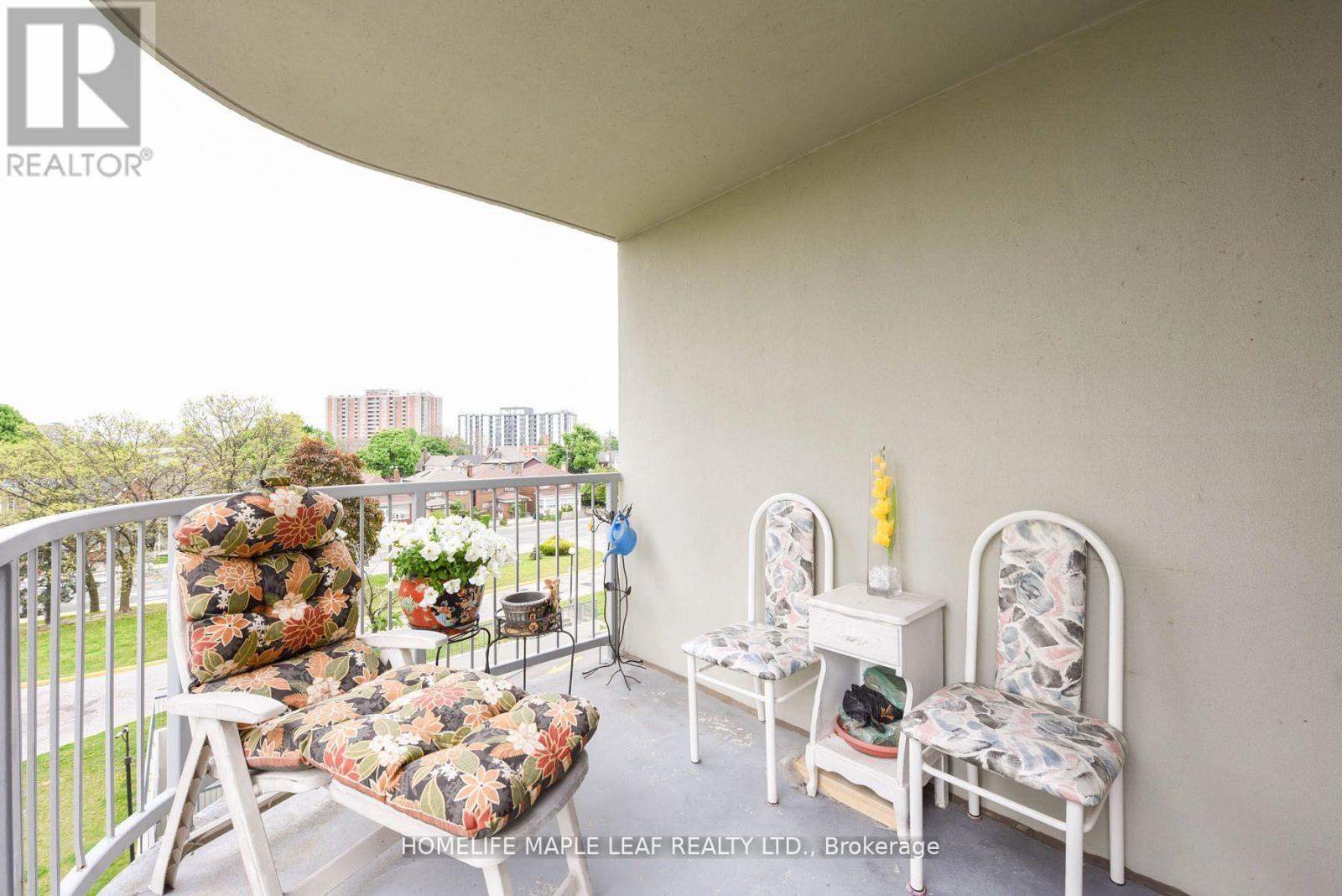 #402 3559 EGLINTON AVENUE W - 27