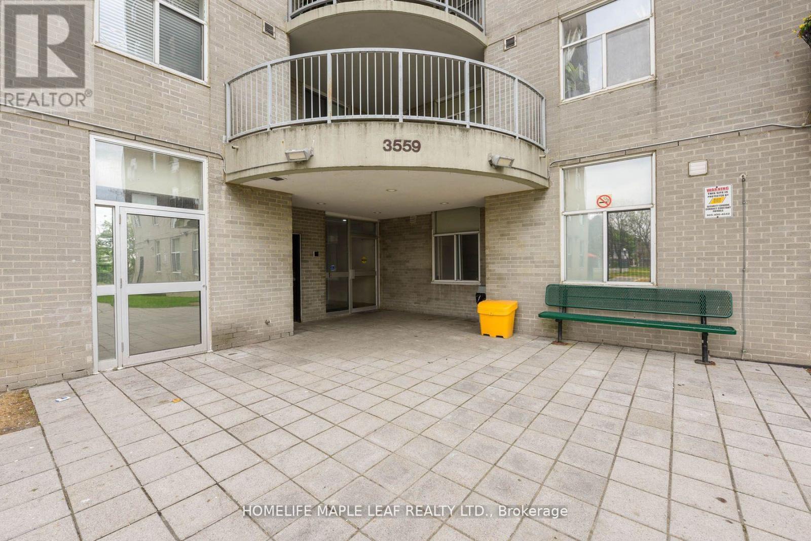 #402 3559 EGLINTON AVENUE W - 35