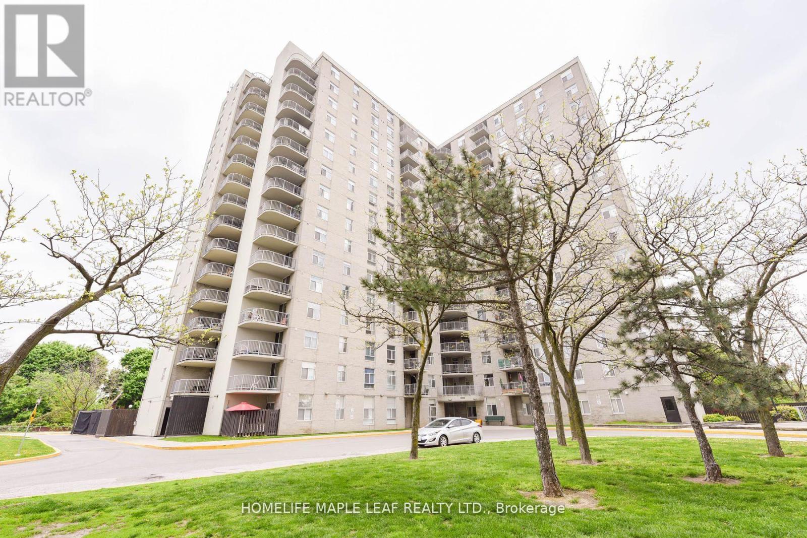 #402 3559 EGLINTON AVENUE W - 36