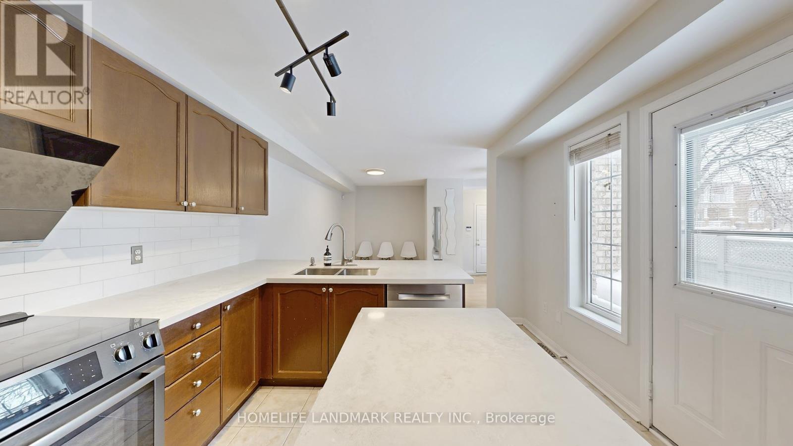 486 BUR OAK AVENUE - Photo 5 of 32, Markham (Berczy), Ontario